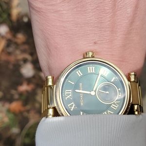 Michael Kors watch elegant 👌